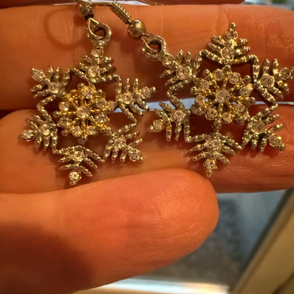 Rhinestone Snowflake Earrings Gold and Silver - Picture 3 of 4
